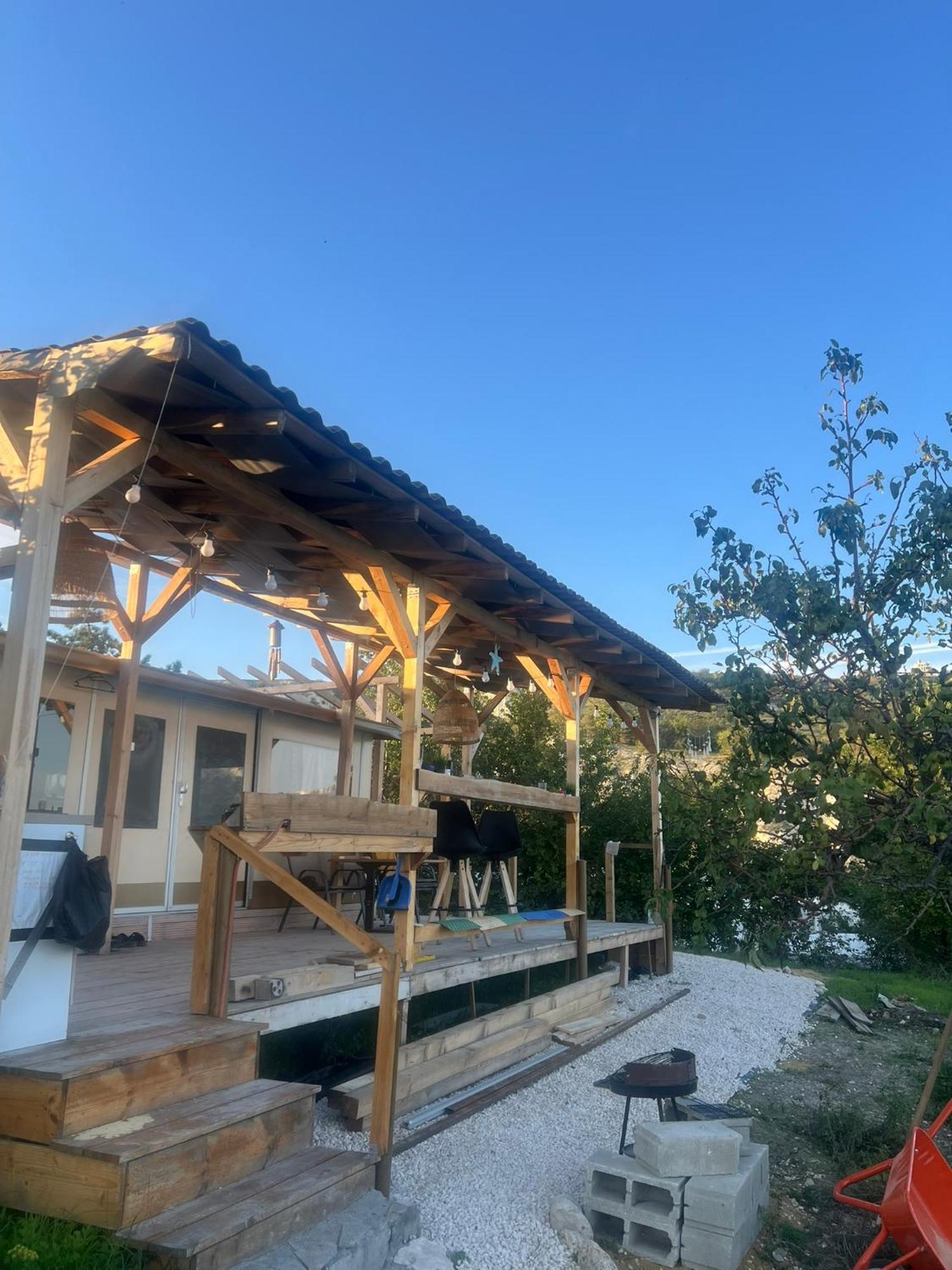 Karavana Tropicana Varna Luaran gambar